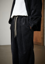 画像をギャラリービューアに読み込む, 【予約商品・12月下旬発送予定】Corduroy barrel pants black