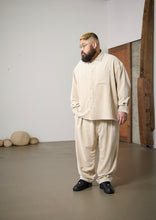 画像をギャラリービューアに読み込む, 【予約商品・12月下旬発送予定】Corduroy barrel pants beige

