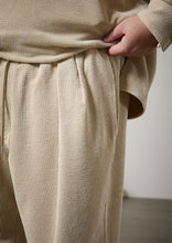 画像をギャラリービューアに読み込む, 【予約商品・12月下旬発送予定】Corduroy barrel pants beige
